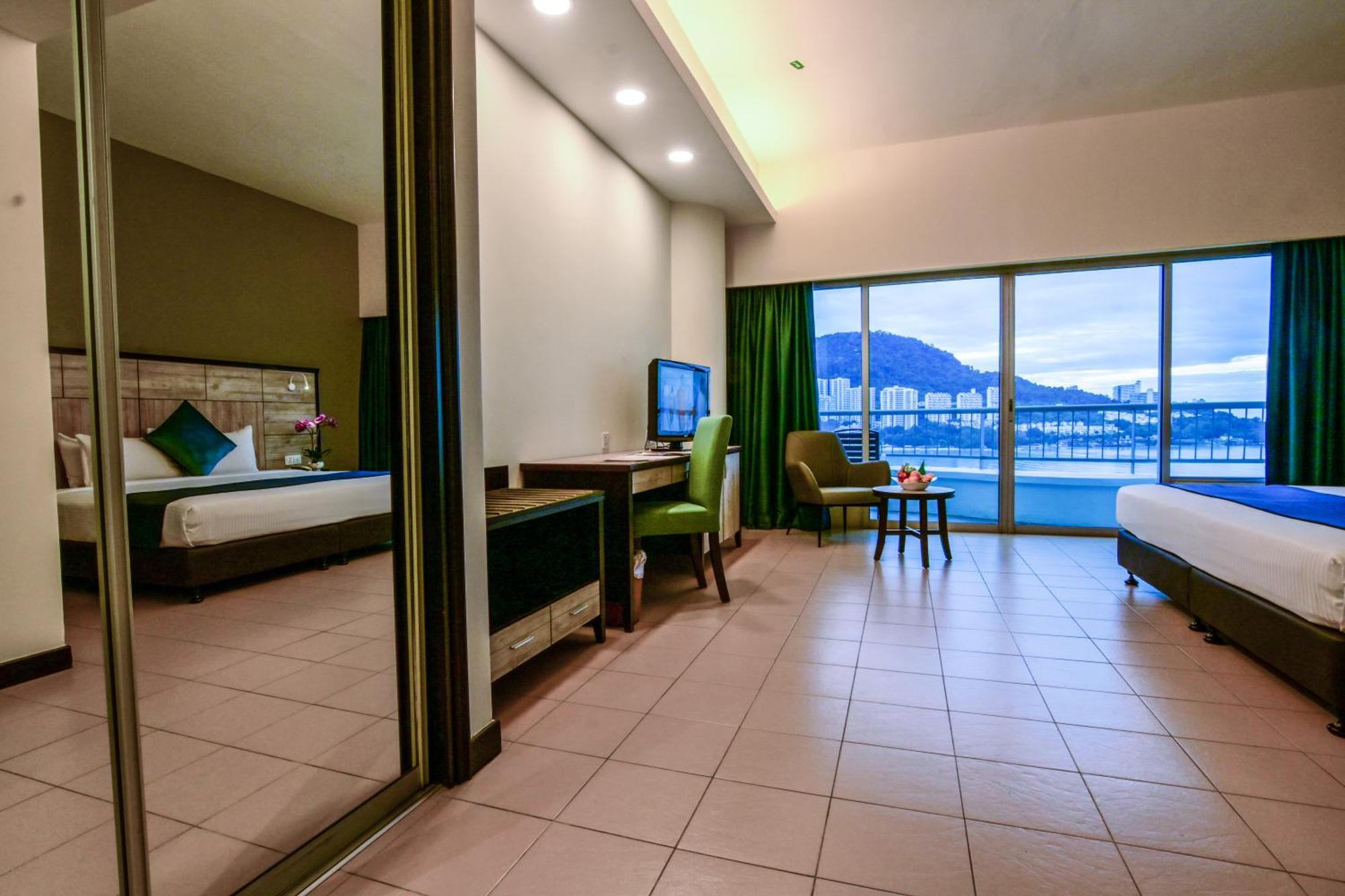 Flamingo Hotel By The Beach, Penang Tanjung Bungah  Dış mekan fotoğraf